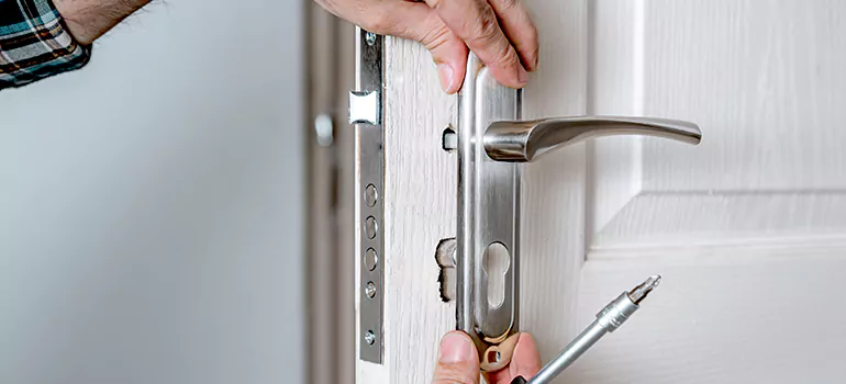 Front Door Knob Repair in Fleming Island, FL